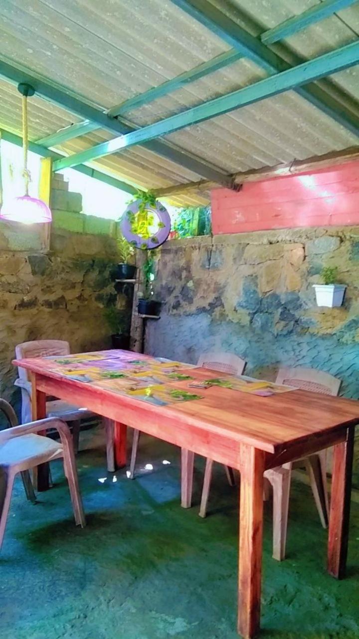 Ella Kumi Hostel Екстер'єр фото