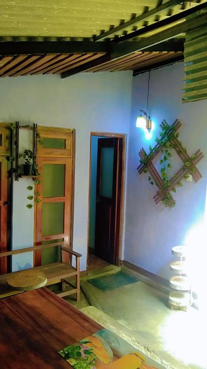 Ella Kumi Hostel Екстер'єр фото