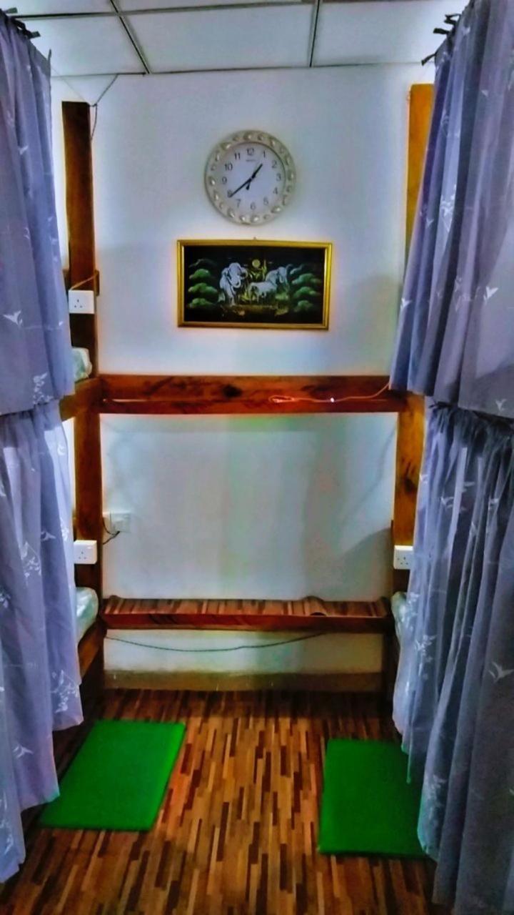 Ella Kumi Hostel Екстер'єр фото