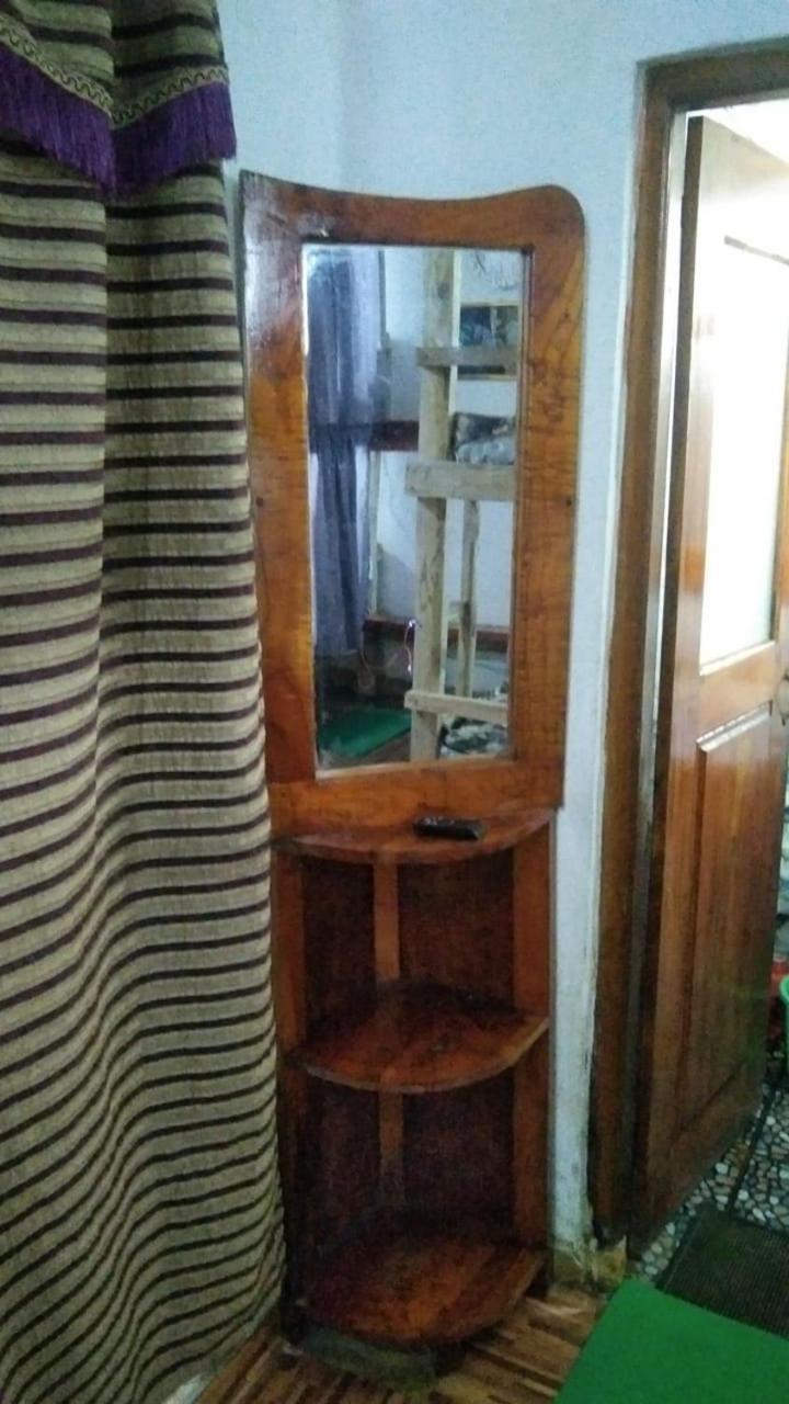 Ella Kumi Hostel Екстер'єр фото